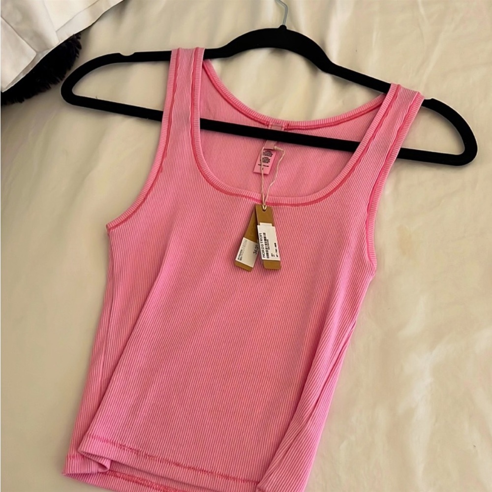 SKIMS -NWT- never worn bubble gum pink cotton ribbed tank. Size M fits Small